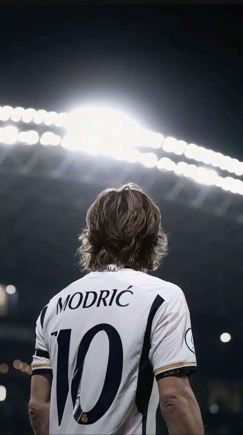 皇马客战奥林匹亚科斯：姆巴佩、维尼修斯首发，贝林厄姆替补