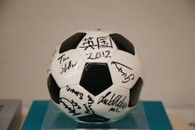 校长群冬骑甸尾村，车轮上，转动的是希望的翅膀